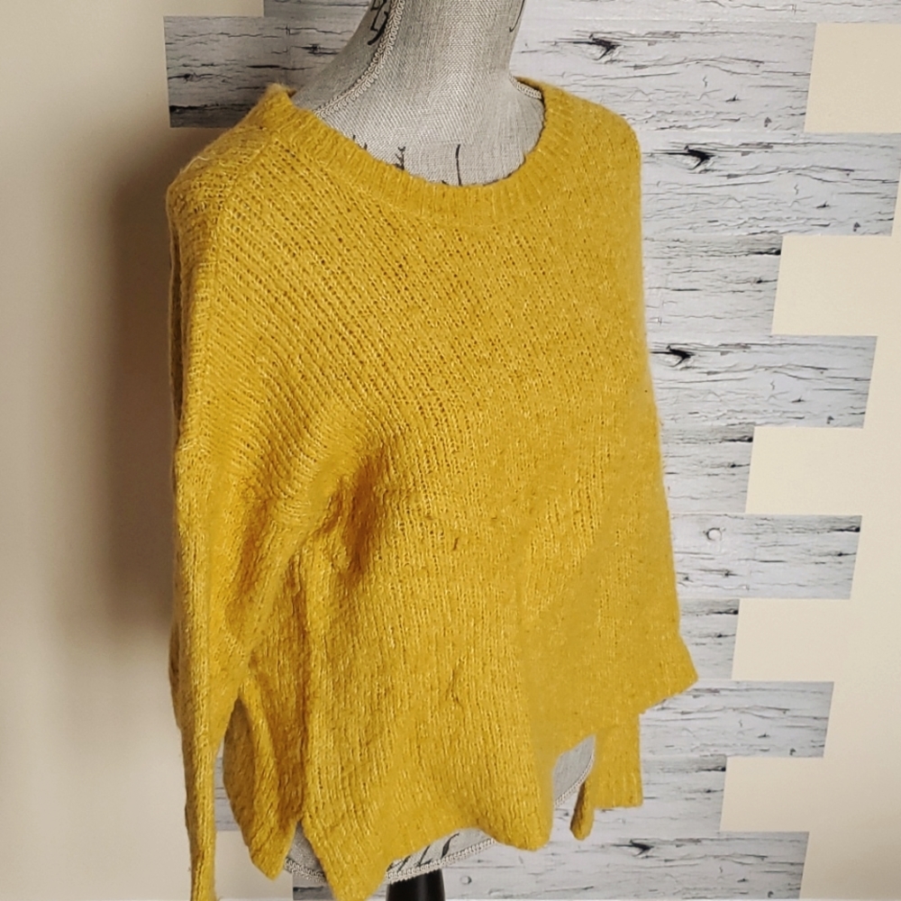 AERIE Sweater in mustard yellow